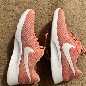Womens Nike Tanjun sneaker
